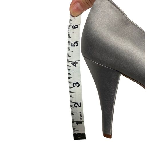 Davids Bridal Maribelle Bow Peep Toe Heel Womens Size 7M Silver Wedding Cocktail - Picture 9 of 9